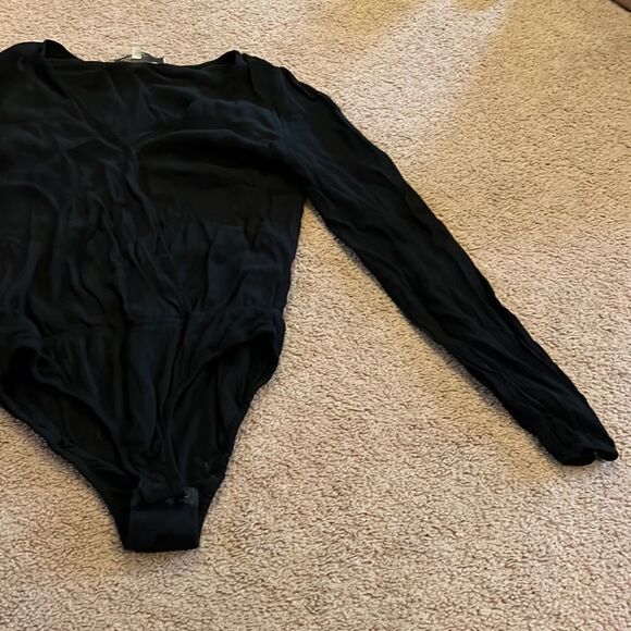 Lovers & friends small black bodysuit - Picture 2 of 7